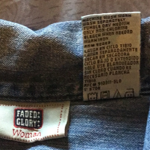 18/20W Faded Glory Woman Stonewashed Denim Shirt. - Picture 4 of 5